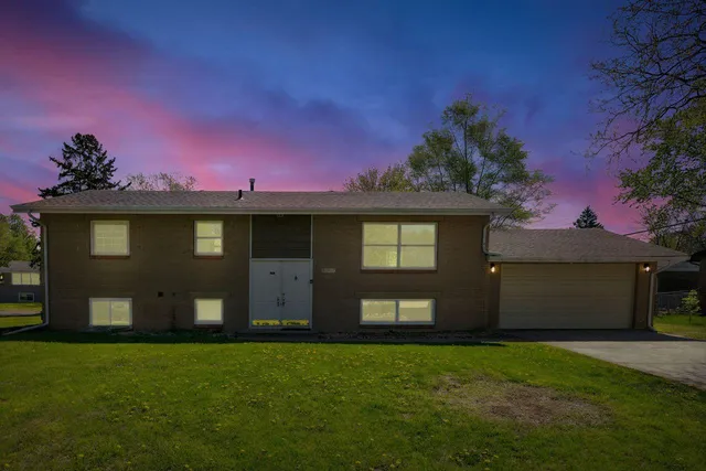 $300,000 | 8040 Xenia Avenue North, Brooklyn Park, MN 55443