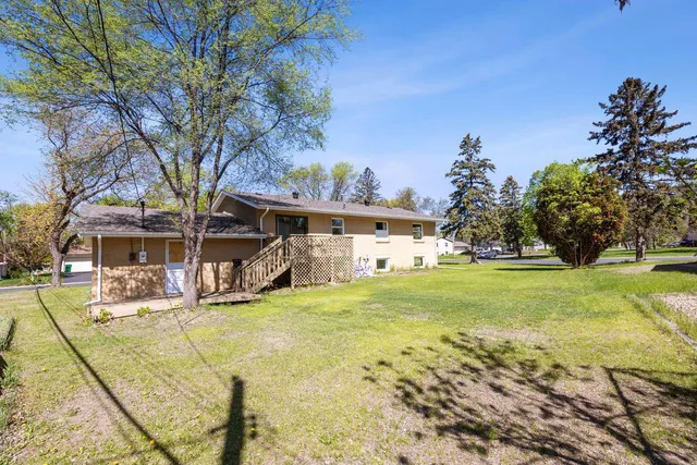 $300,000 | 8040 Xenia Avenue North, Brooklyn Park, MN 55443