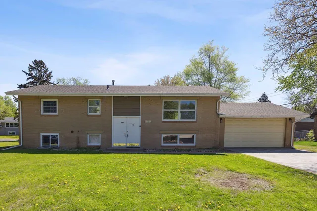 $300,000 | 8040 Xenia Avenue North, Brooklyn Park, MN 55443