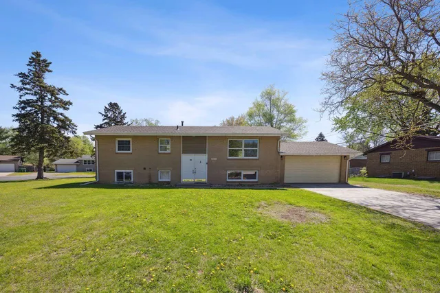$300,000 | 8040 Xenia Avenue North, Brooklyn Park, MN 55443