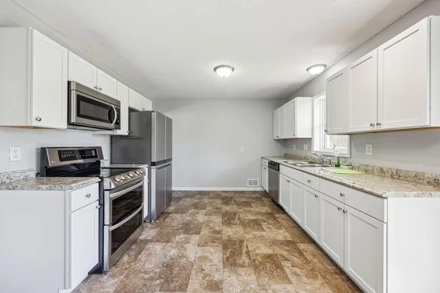 $300,000 | 8040 Xenia Avenue North, Brooklyn Park, MN 55443