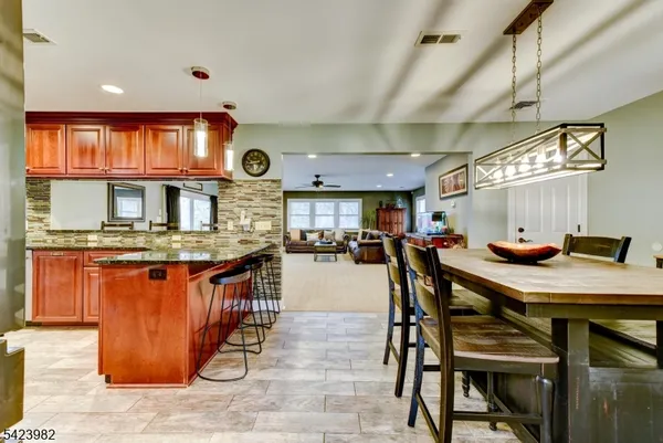 $885,000 | 1 Demott Drive, Whitehouse Station, NJ 08889