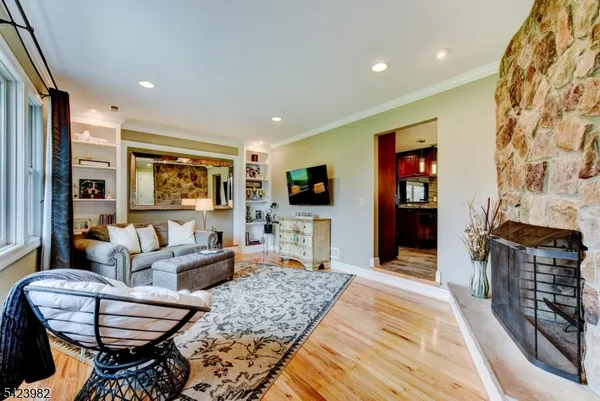 $885,000 | 1 Demott Drive, Whitehouse Station, NJ 08889