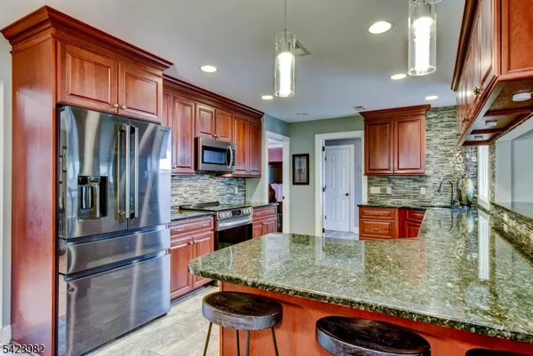 $885,000 | 1 Demott Drive, Whitehouse Station, NJ 08889