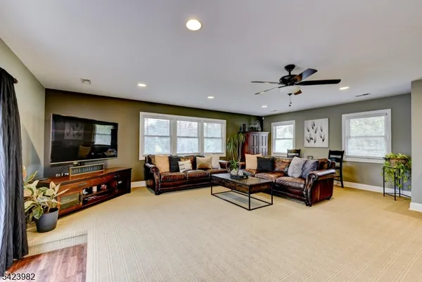 $885,000 | 1 Demott Drive, Whitehouse Station, NJ 08889
