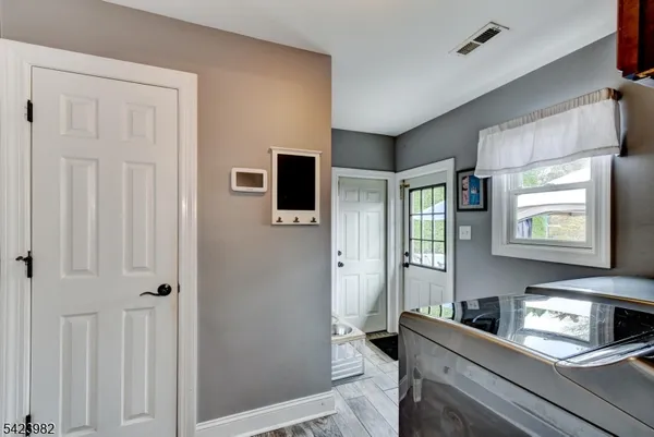 $885,000 | 1 Demott Drive, Whitehouse Station, NJ 08889