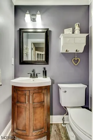 $885,000 | 1 Demott Drive, Whitehouse Station, NJ 08889