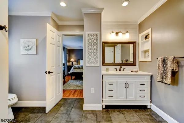 $885,000 | 1 Demott Drive, Whitehouse Station, NJ 08889