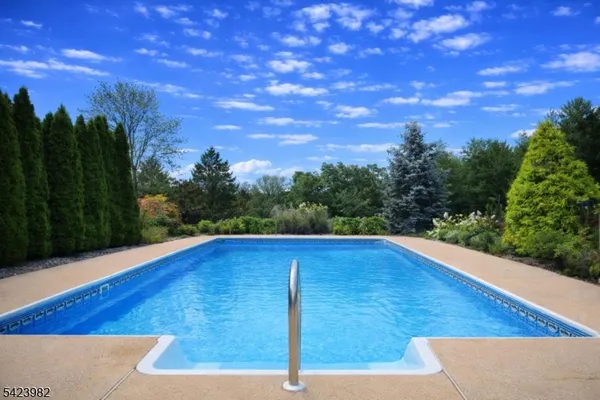 $885,000 | 1 Demott Drive, Whitehouse Station, NJ 08889