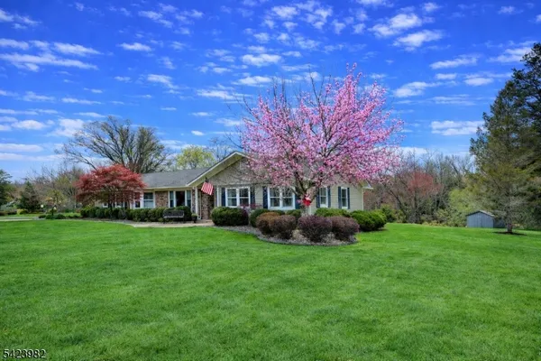 $885,000 | 1 Demott Drive, Whitehouse Station, NJ 08889