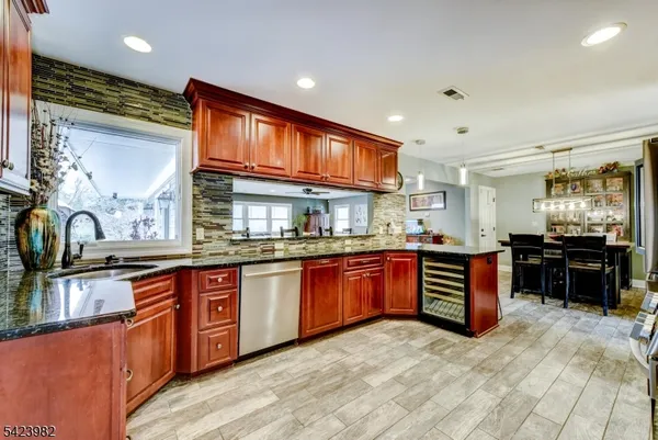 $885,000 | 1 Demott Drive, Whitehouse Station, NJ 08889