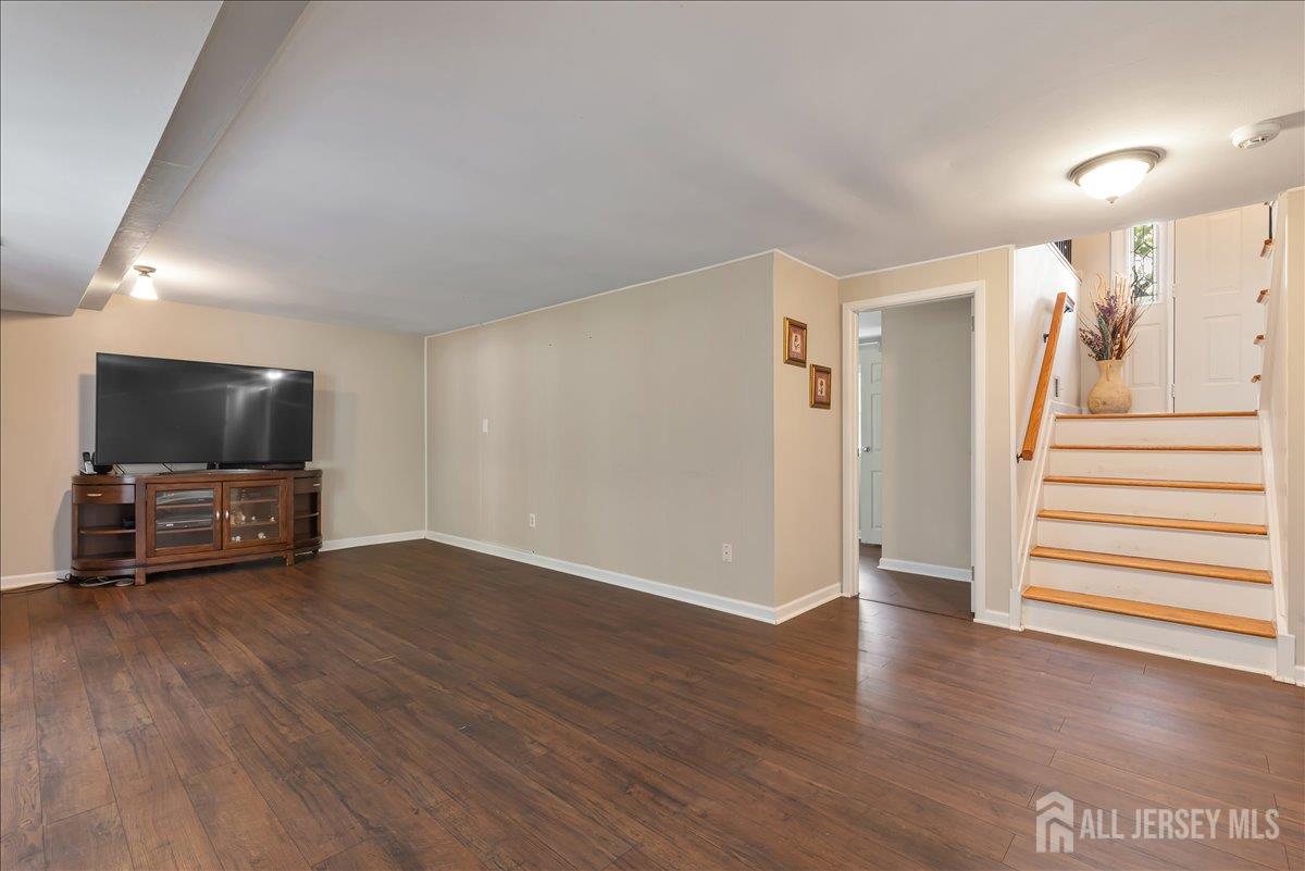 53 University Road East Brunswick, NJ 08816 - Photo 12 of 24
