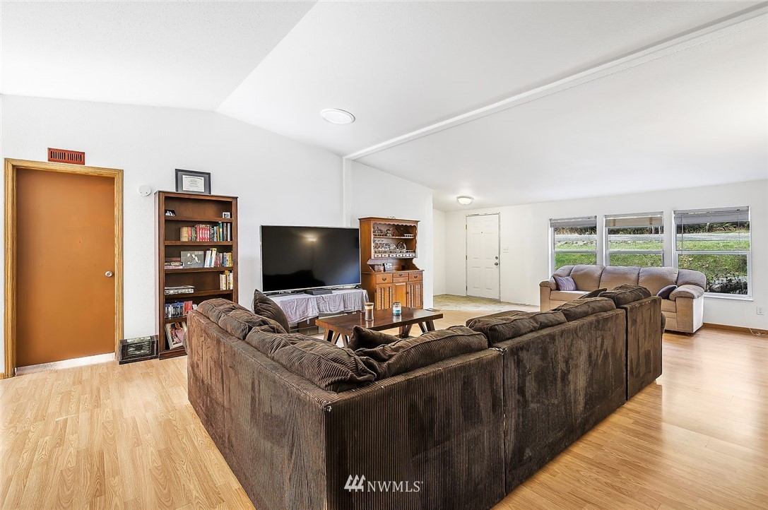 28260 Lake Cavanaugh Road Mount Vernon, WA 98274 - Photo 8 of 25 Gallery Image 8
