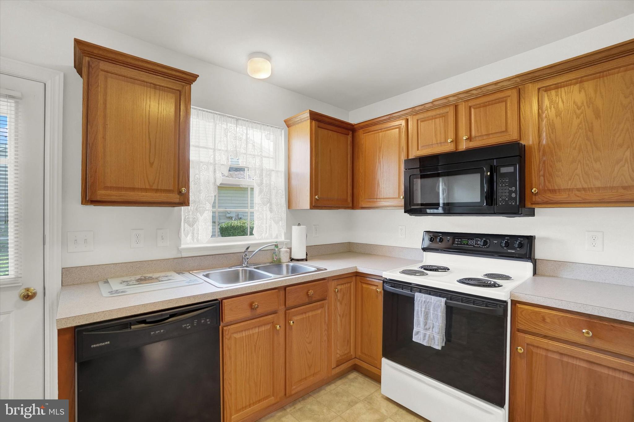 667 Hayley Road York, PA 17404 - Photo 7 of 26 Gallery Image 7