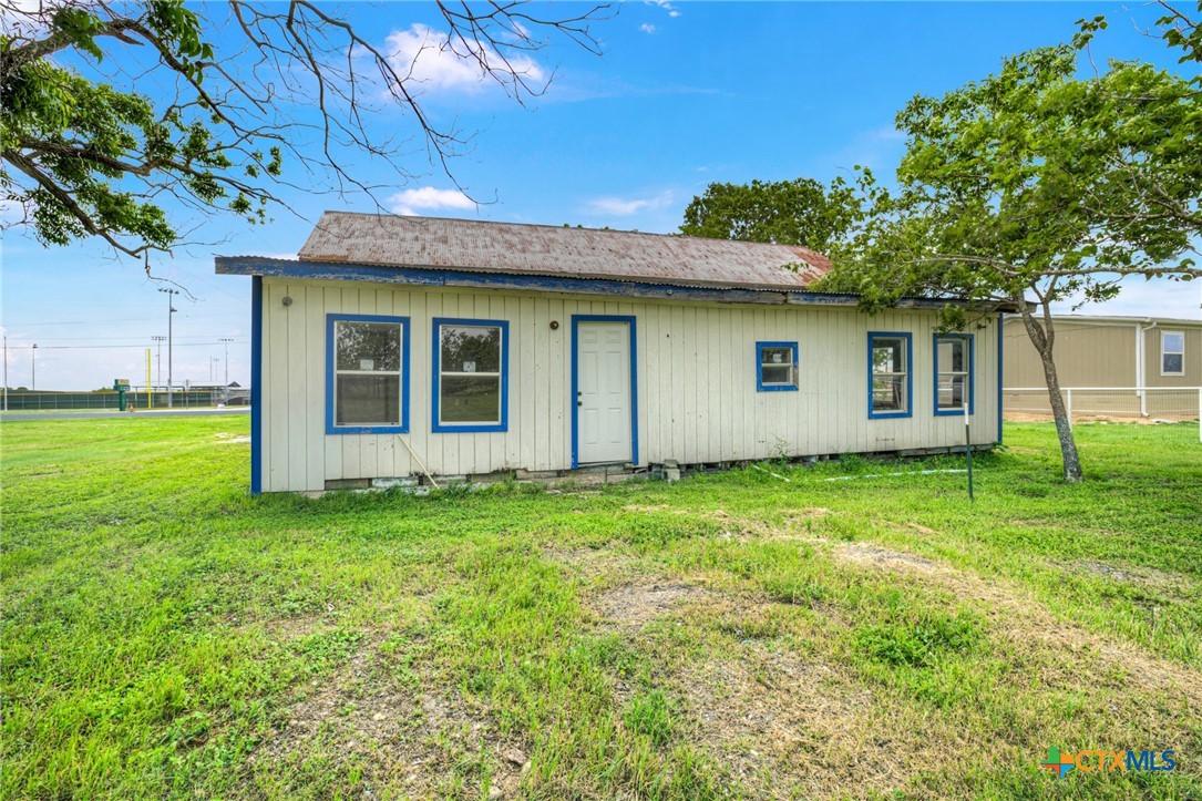 517 South Center Street Marion, TX 78124 - Photo 9 of 21