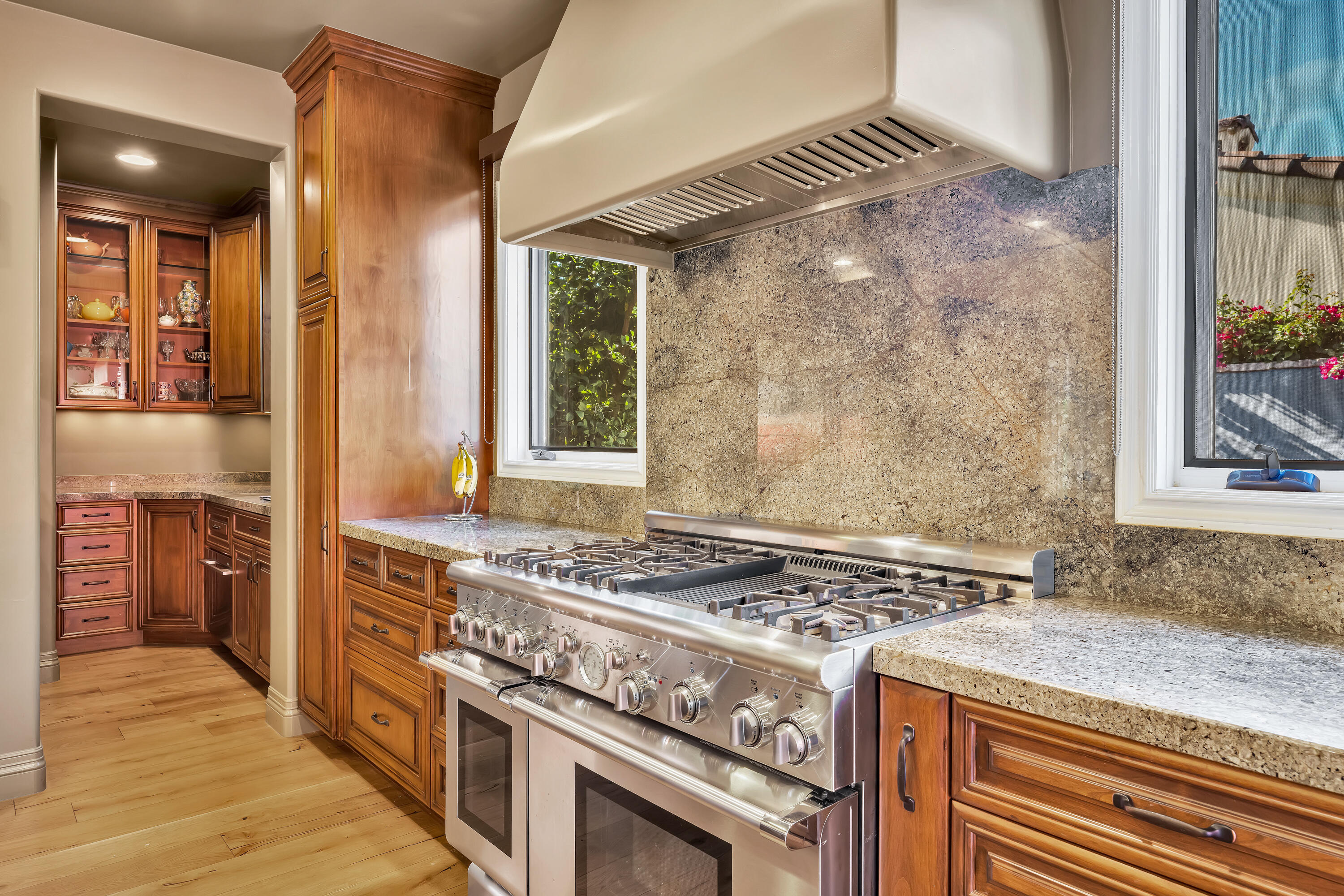 37 Cassis Circle Rancho Mirage, CA 92270 - Photo 18 of 56 a kitchen with a stove and a shower