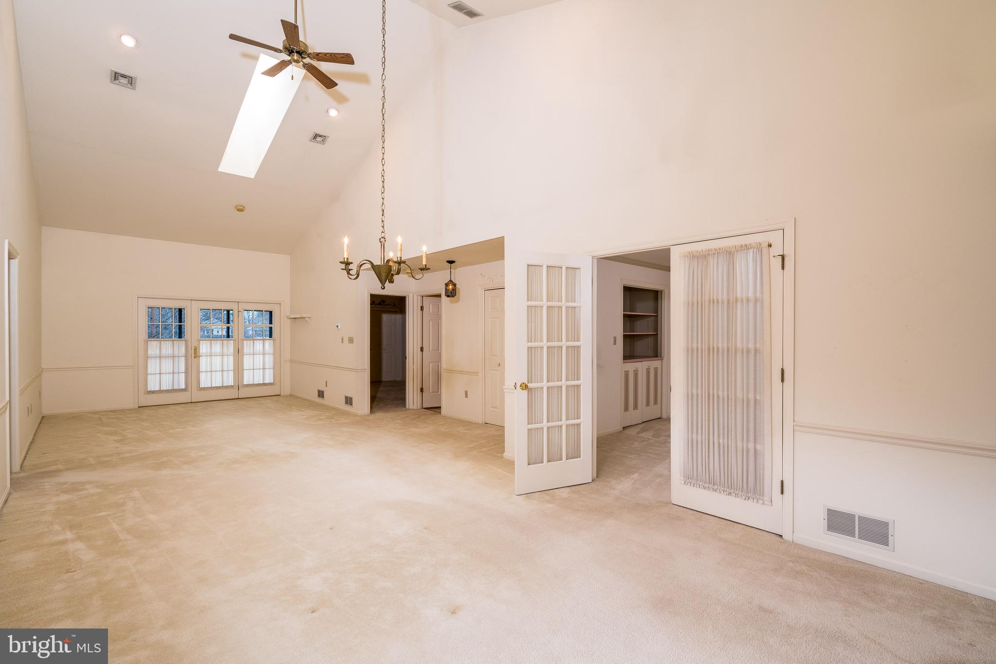 15 Amberly Way Lititz, PA 17543 - Photo 12 of 24 en empty room with closet and windows