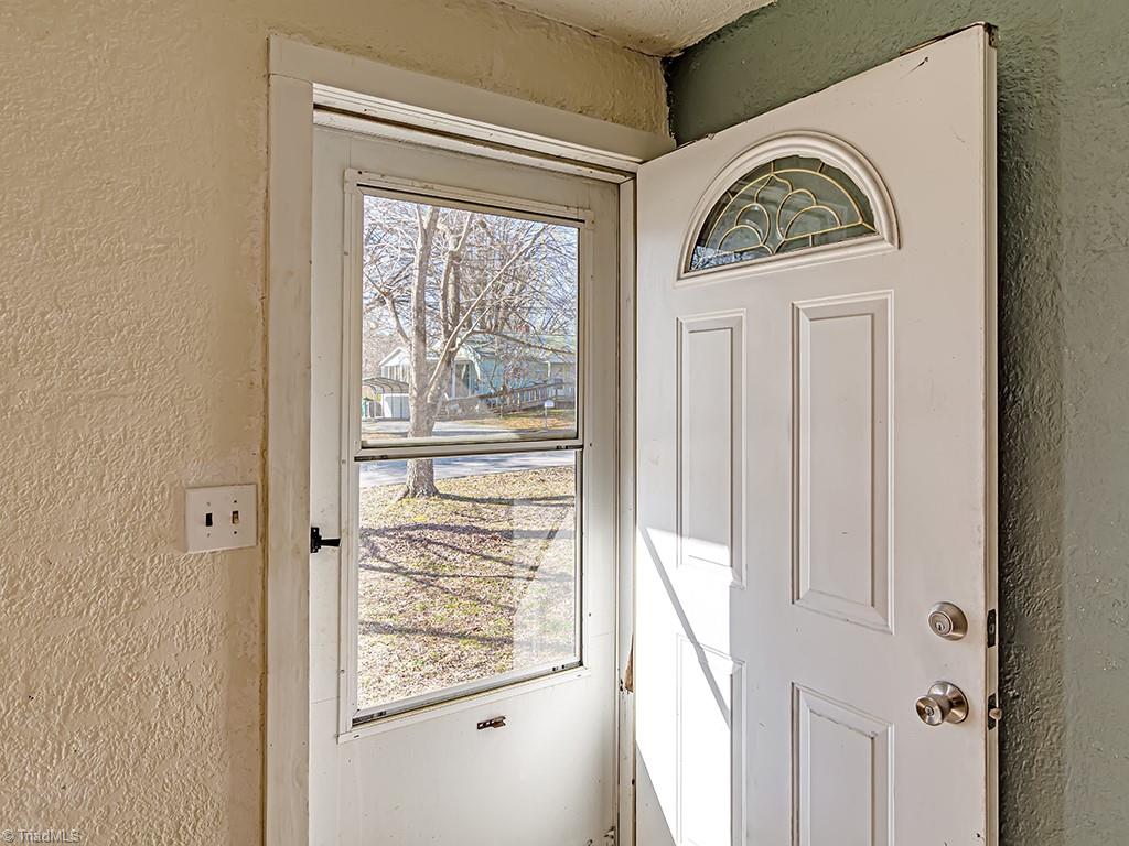 625 Paramount Street High Point, NC 27260 - Photo 3 of 21 Gallery Image 3
