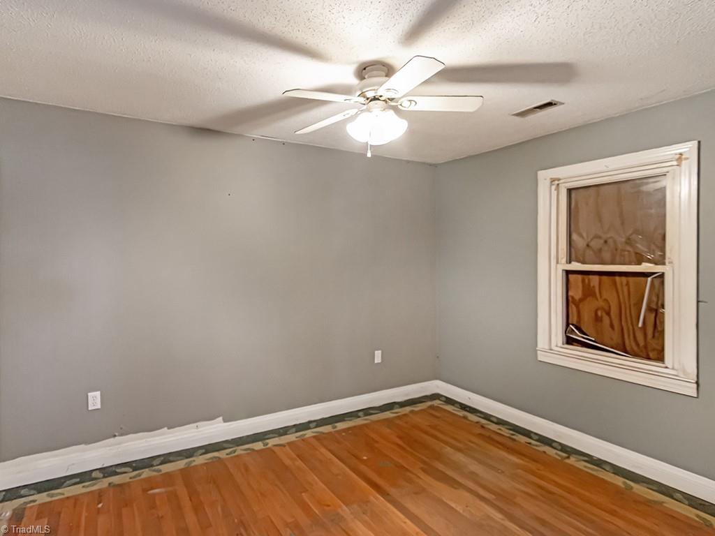 625 Paramount Street High Point, NC 27260 - Photo 6 of 21 Gallery Image 6
