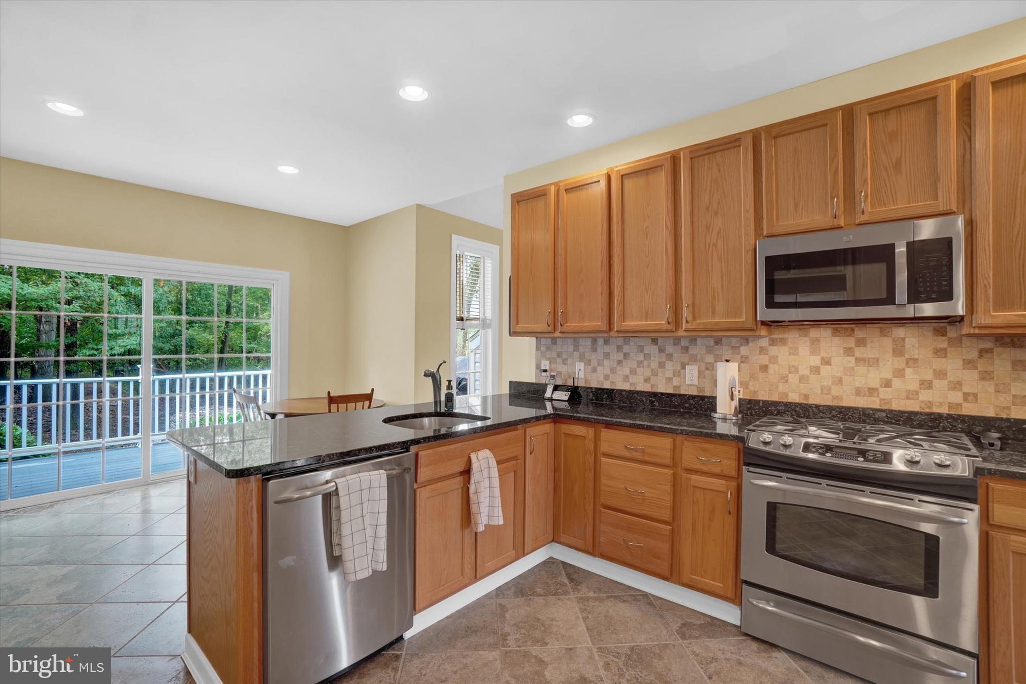 19440 Vernon Road White Hall, MD 21161 - Photo 10 of 60 Ktichen with granite & stainless appliances...