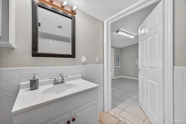 $209,600 | 2400 West Gadsden Street, Pensacola, FL 32505