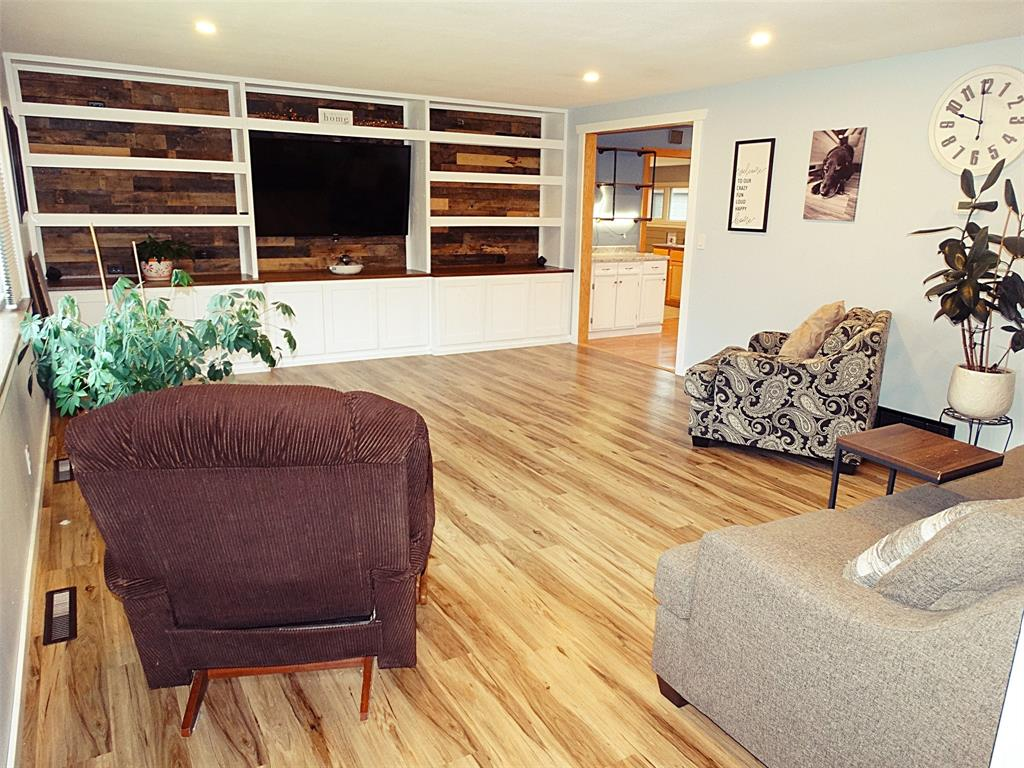 812 East Barker Street Rice Lake, WI 54868 - Photo 10 of 26