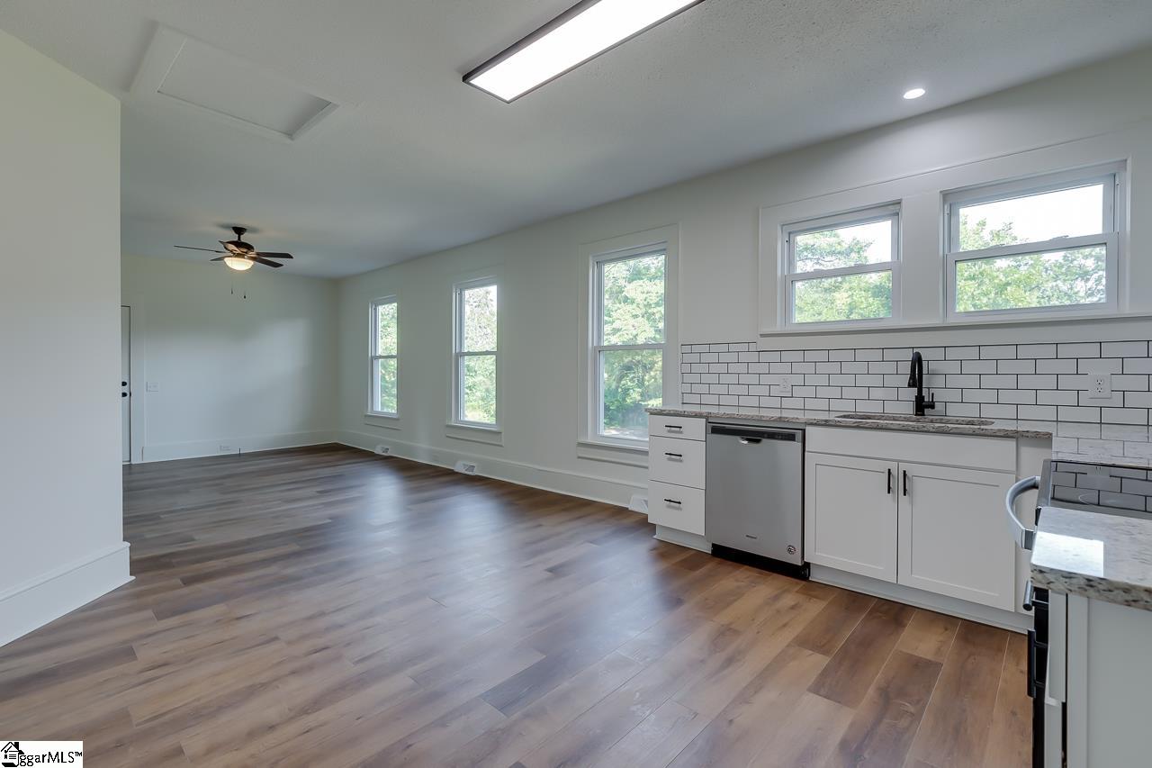 115 Ellison Circle Easley, SC 29640 - Photo 14 of 25 Gallery Image 14