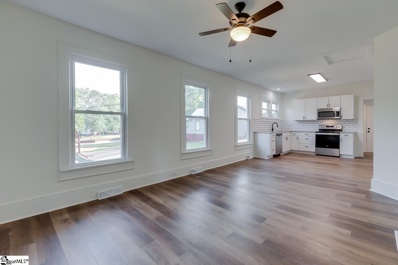 115 Ellison Circle Easley, SC 29640 - Photo 7 of 25 Gallery Image 7