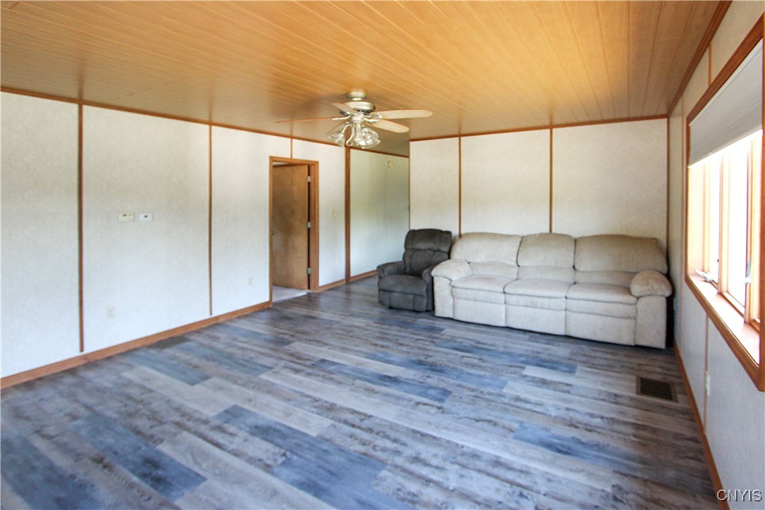 8 Vrooman Road Pitcairn, NY 13648 - Photo 11 of 37