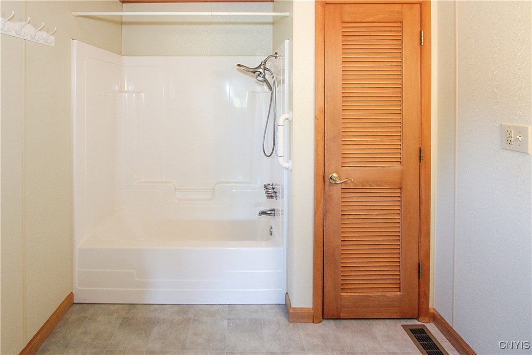 8 Vrooman Road Pitcairn, NY 13648 - Photo 15 of 37