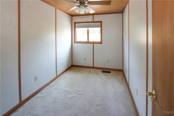 $289,900 | 8 Vrooman Road, Pitcairn, NY 13648