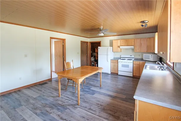 $289,900 | 8 Vrooman Road, Pitcairn, NY 13648