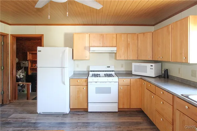 $299,900 | 8 Vrooman Road, Pitcairn, NY 13648