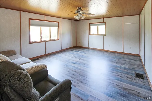 $289,900 | 8 Vrooman Road, Pitcairn, NY 13648