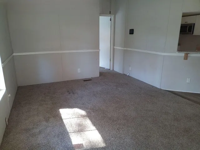 a view of utility room