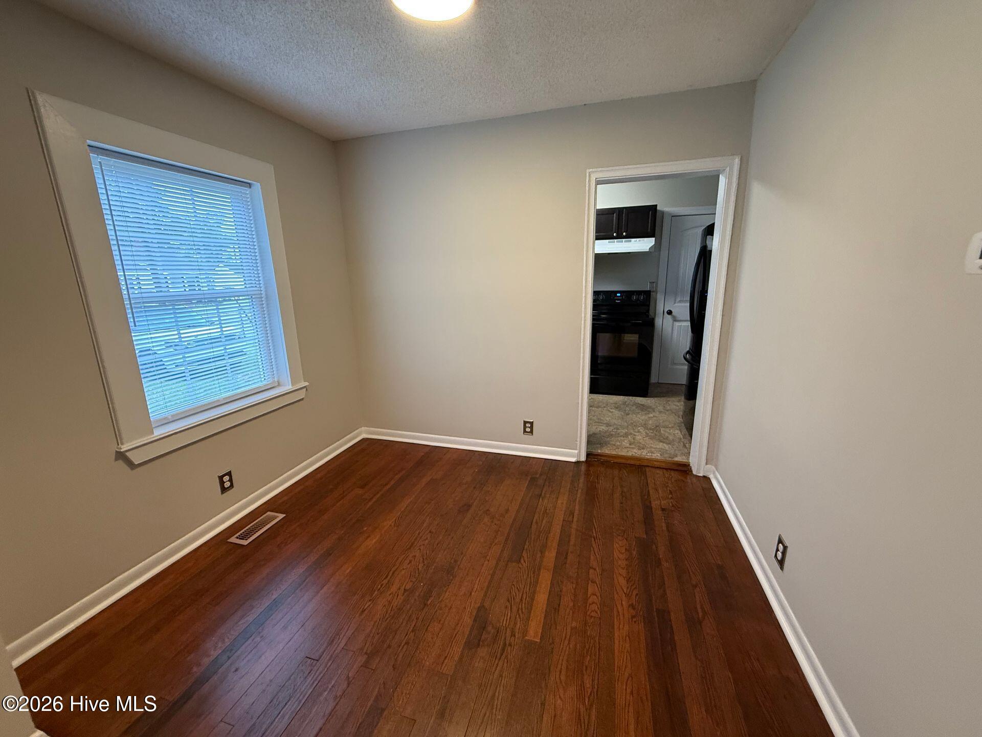 206 Queens Road Jacksonville, NC 28540 - Photo 6 of 13