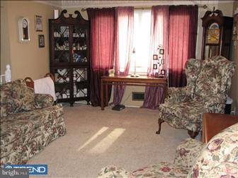 35 Sherbrooke Road Ewing, NJ 08638 - Photo 2 of 6 Living Room