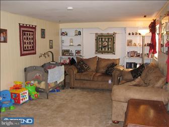 35 Sherbrooke Road Ewing, NJ 08638 - Photo 3 of 6 Family Room