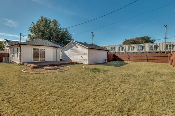 $3,000 | 3805 Hawick Lane, Dallas, TX 75220