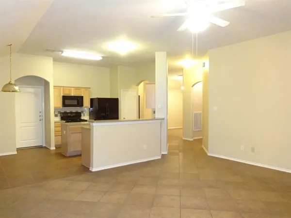 $2,060 | 20335 Mammoth Falls Drive, Tomball, TX 77375