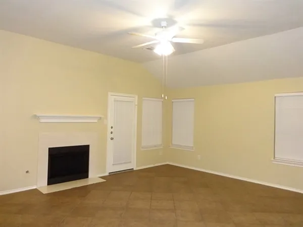 $2,060 | 20335 Mammoth Falls Drive, Tomball, TX 77375