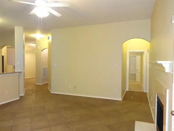 $2,060 | 20335 Mammoth Falls Drive, Tomball, TX 77375