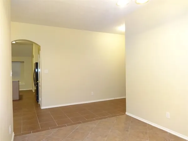 $2,060 | 20335 Mammoth Falls Drive, Tomball, TX 77375