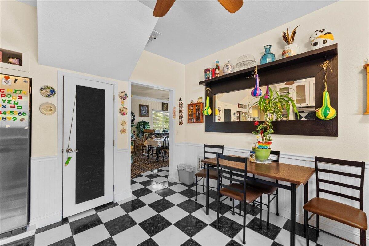 931 Rio Street Red Bluff, CA 96080 - Photo 17 of 54 17