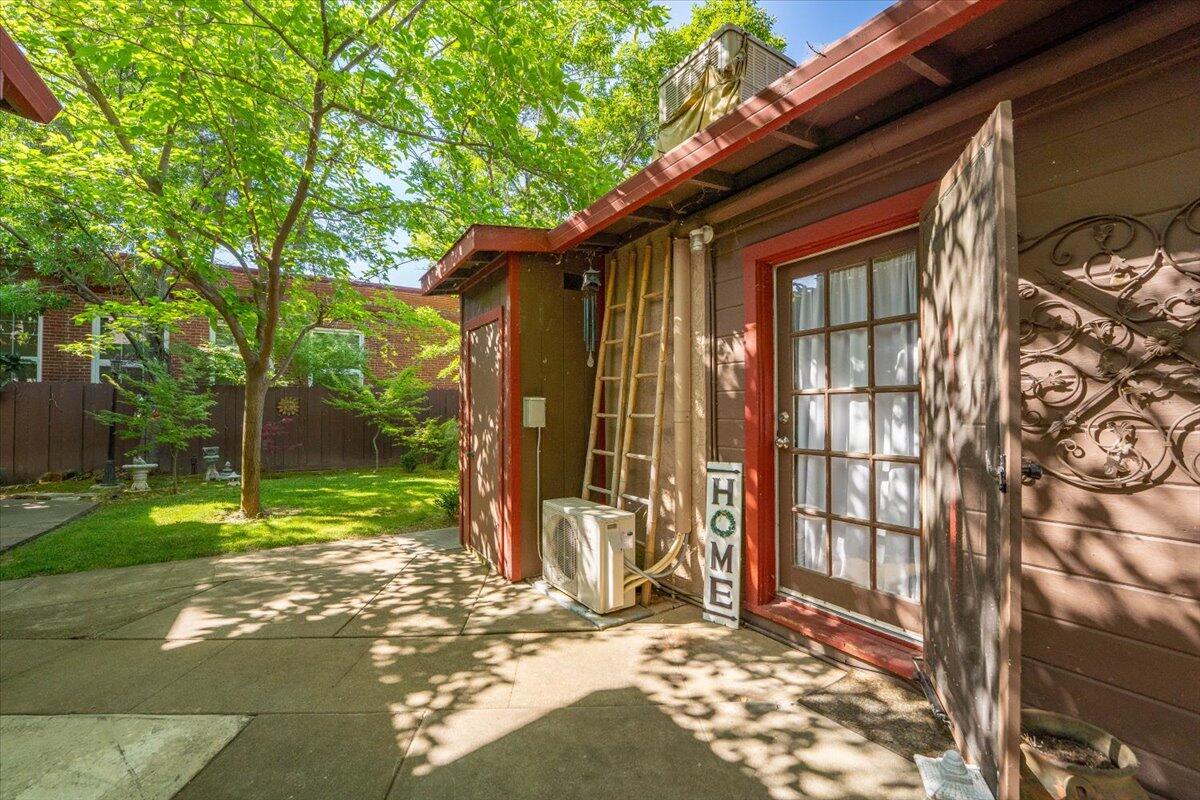 931 Rio Street Red Bluff, CA 96080 - Photo 35 of 54 a view of a back yard of the house