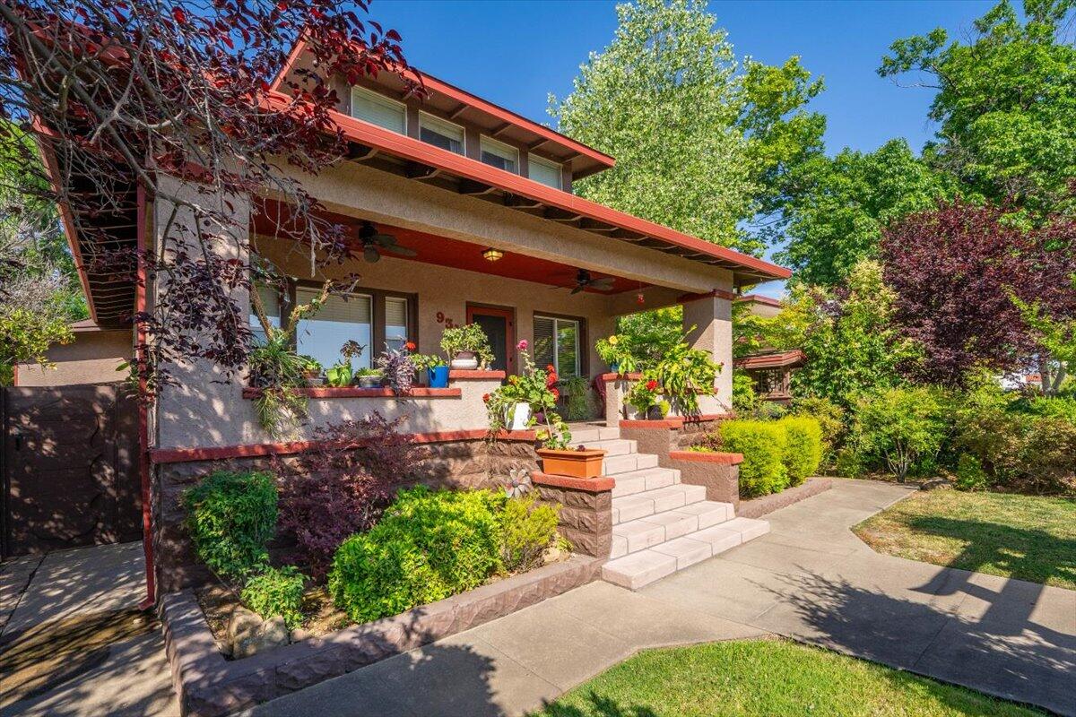 931 Rio Street Red Bluff, CA 96080 - Photo 4 of 54 4