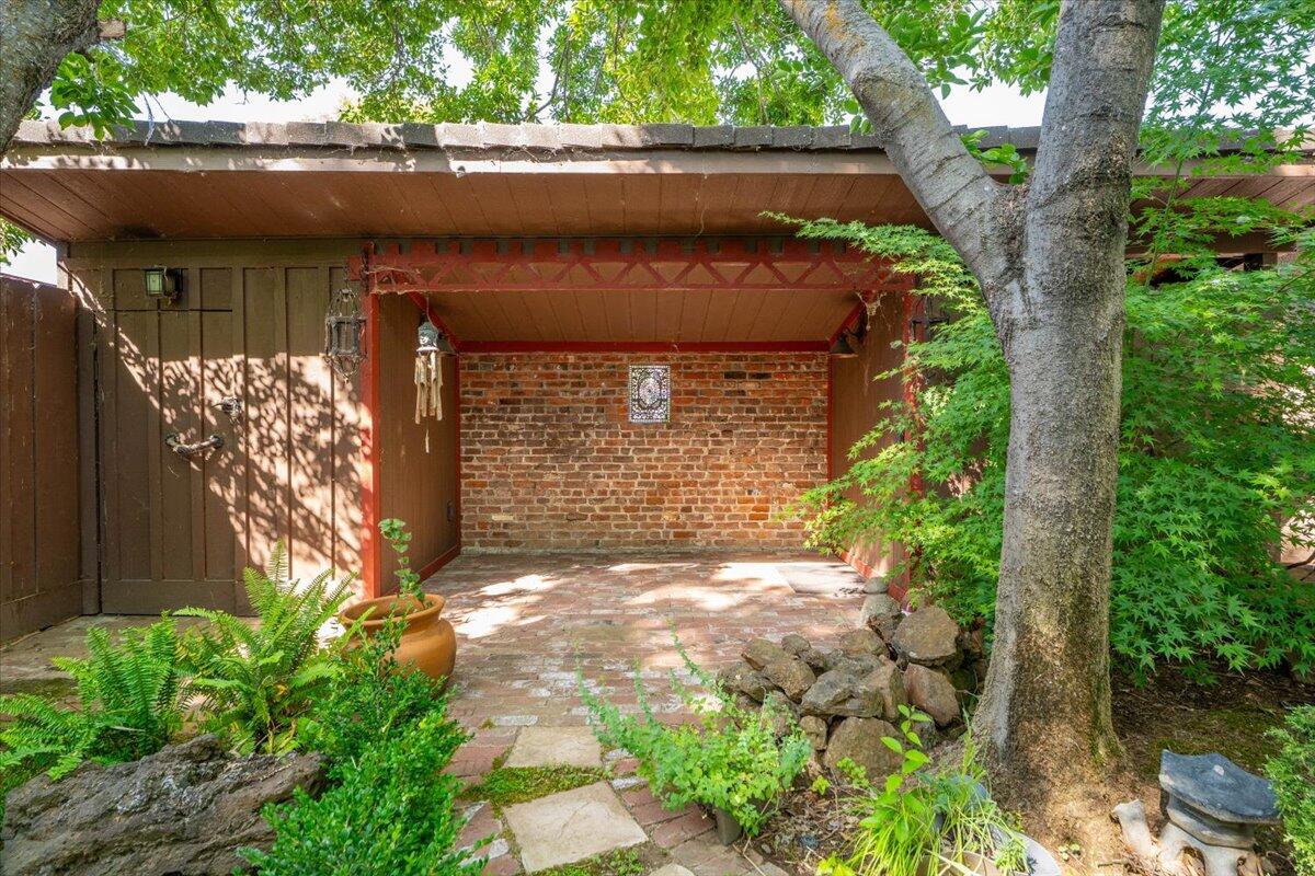 931 Rio Street Red Bluff, CA 96080 - Photo 47 of 54 a backyard of a house with lots of green space
