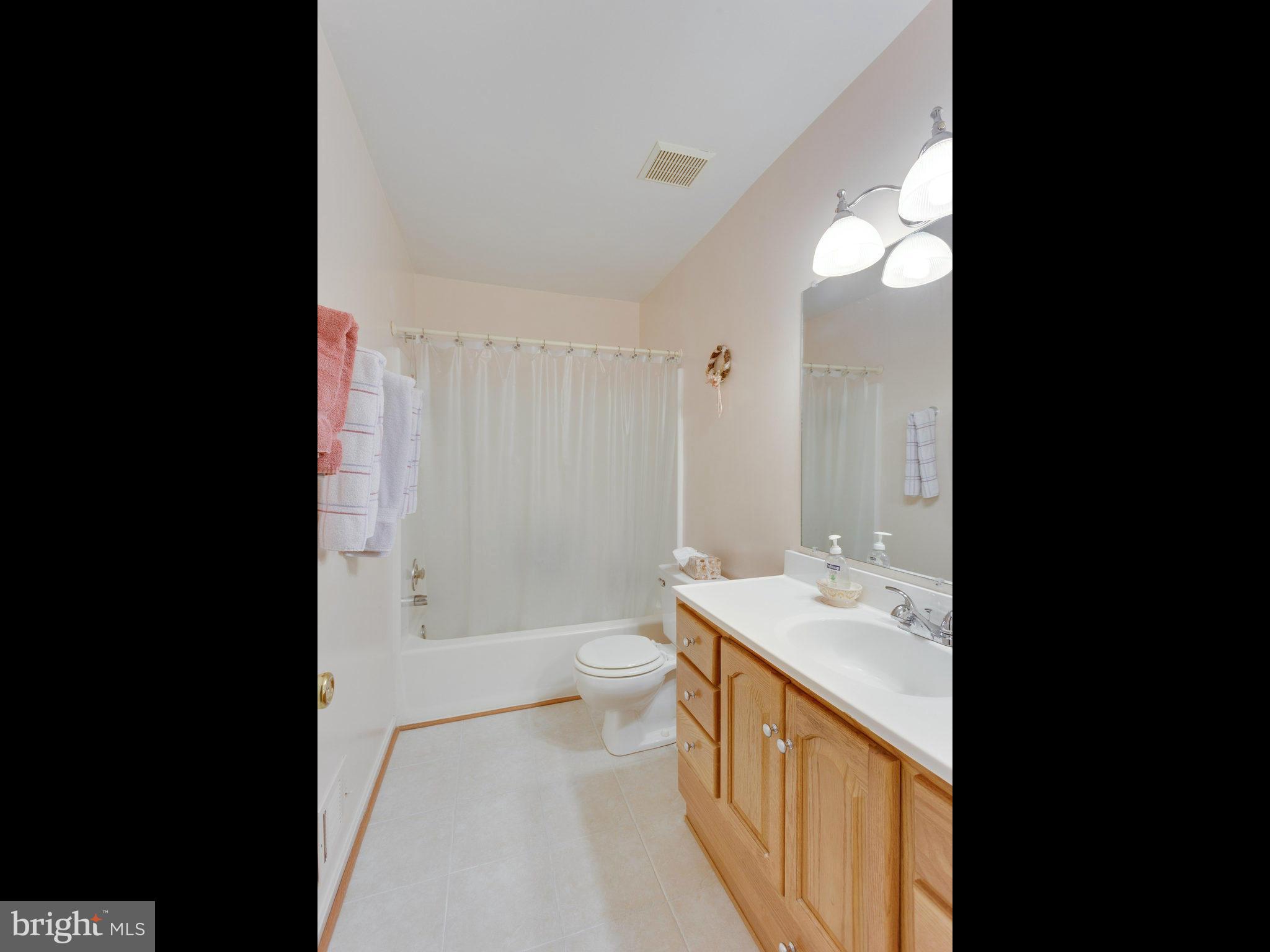 15237 Streamside Court Dumfries, VA 22025 - Photo 20 of 30 Bath