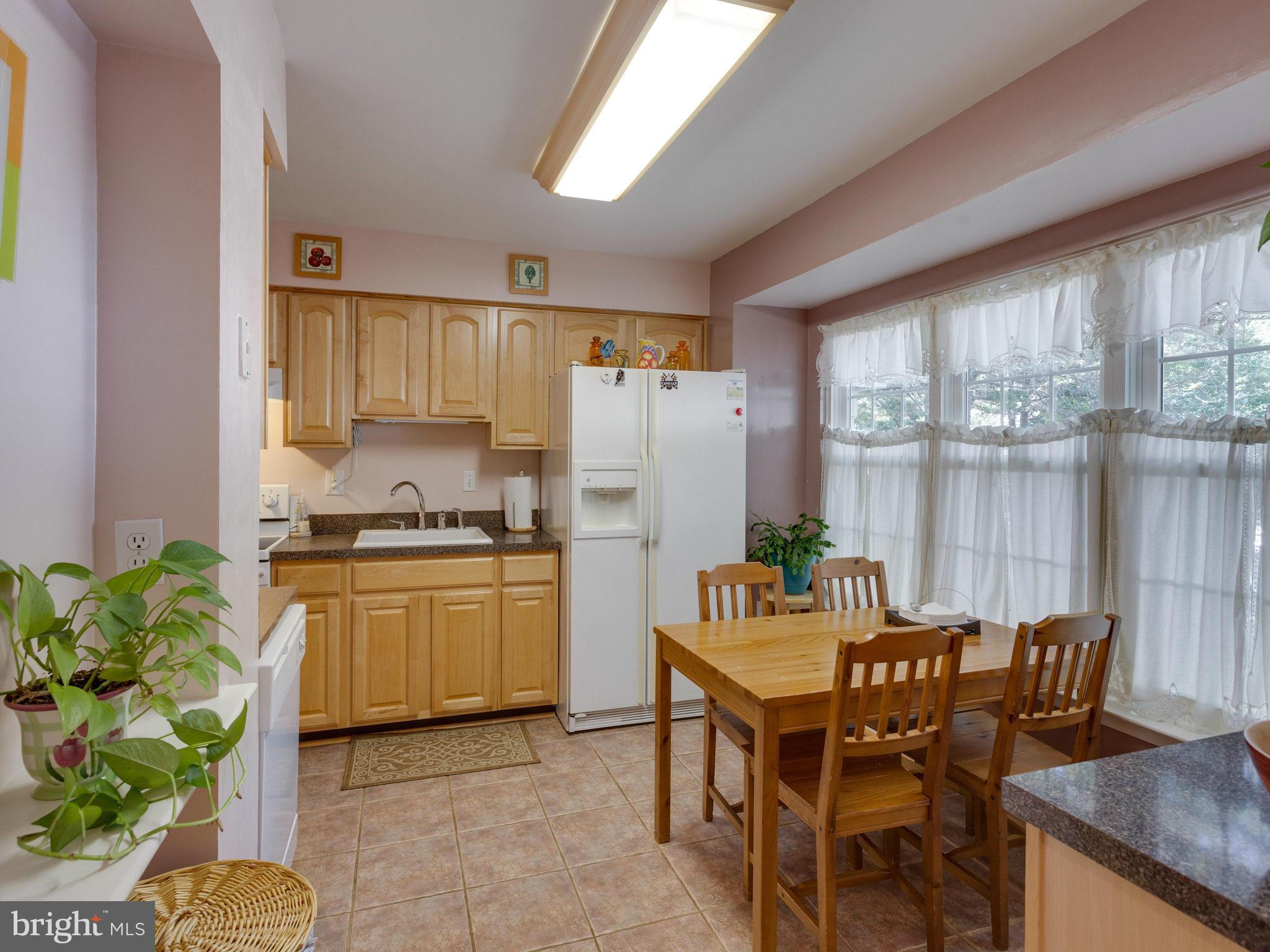 15237 Streamside Court Dumfries, VA 22025 - Photo 4 of 30 Kitchen