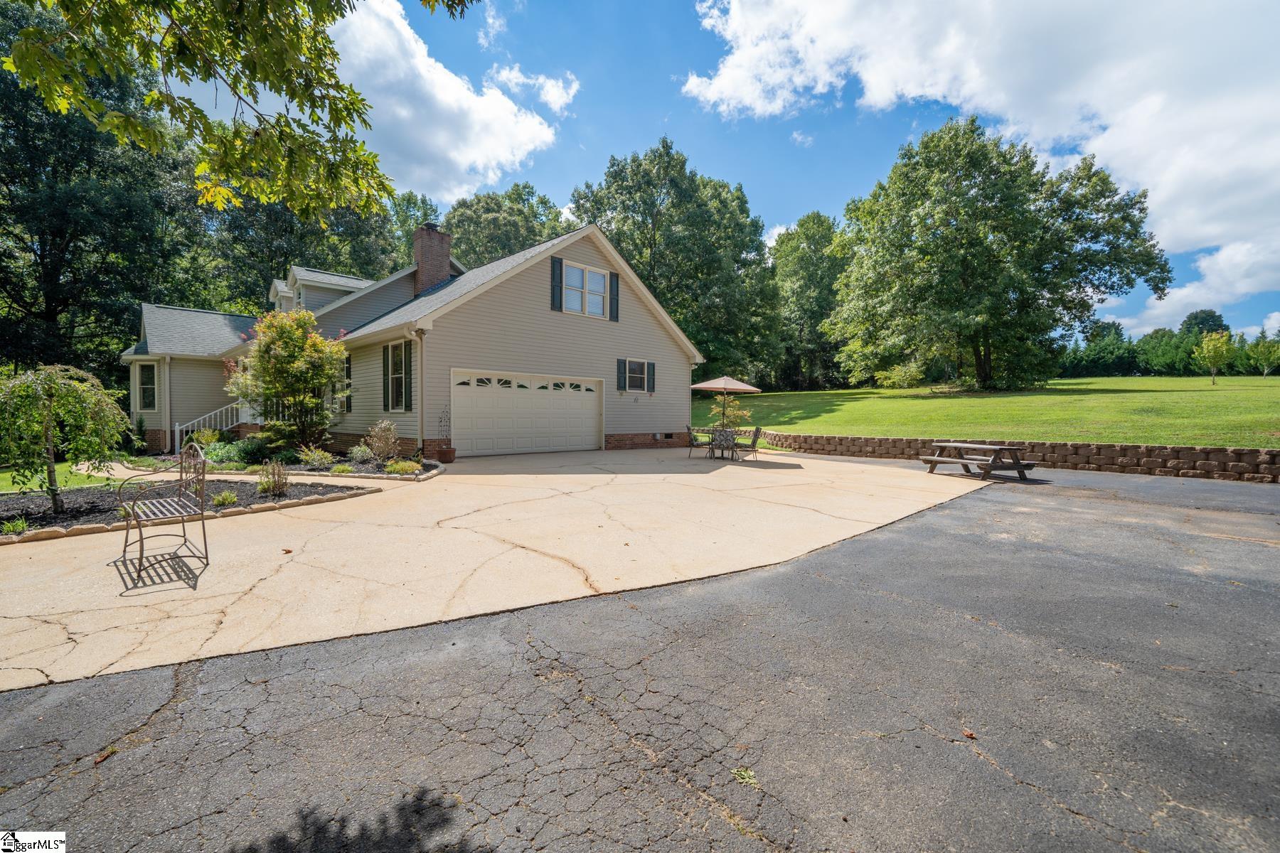 175 Brashears Road Campobello, SC 29322 - Photo 4 of 36